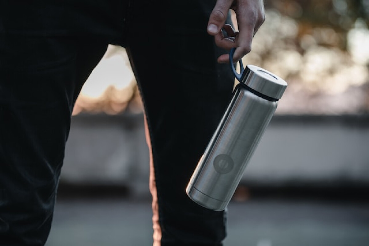 Stainless steel water bottle